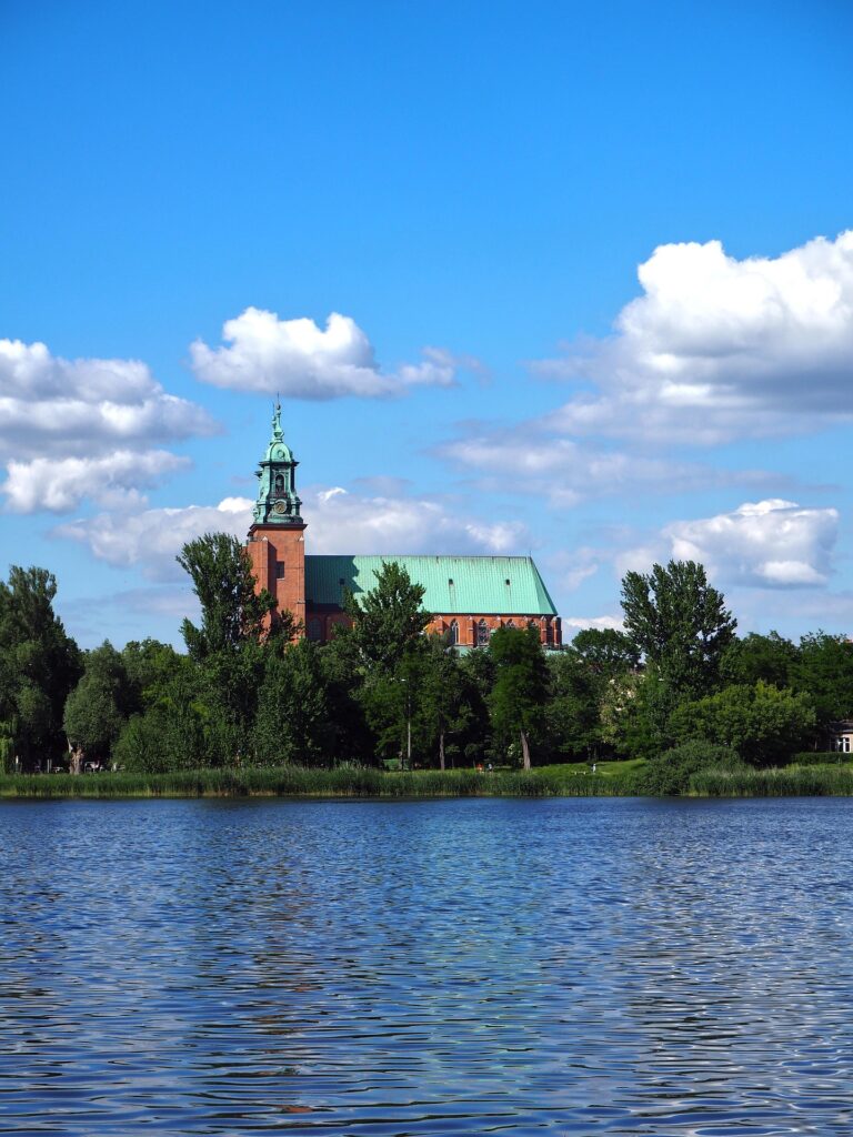 Wycieczka Szkolna do Biskupina, Biskupin wycieczka szkolna, Szlak Piastowski zielona szkoła z Łodzi, Szlak Piastowski wycieczka szkolna 3 dni, Gniezno biskupin wycieczka szkolna, Wycieczka szkolna do Poznania
